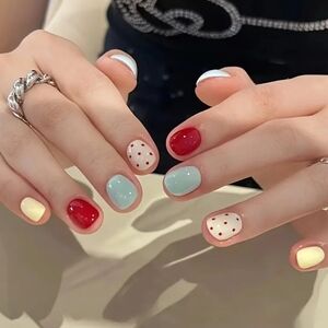 24 Pieces Fake Press On Nails